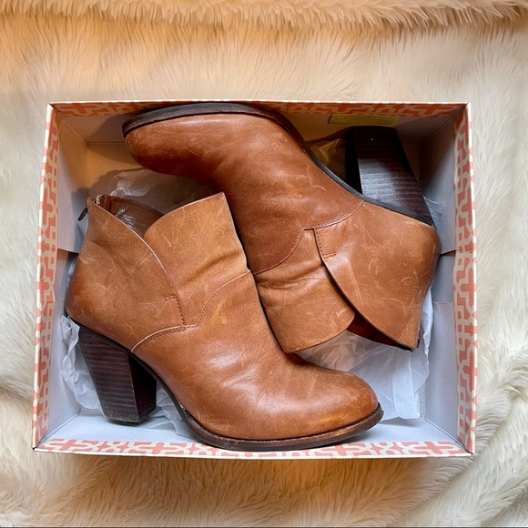 Gianni Bini Leather Ankle Heeled Boot size 11 - Picture 2 of 4